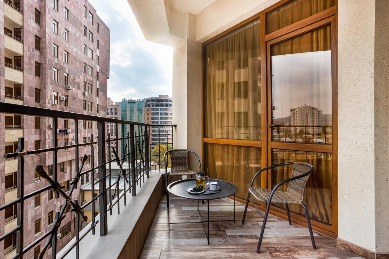Hotelise I Gin Apartment Jerevan Exteriör bild