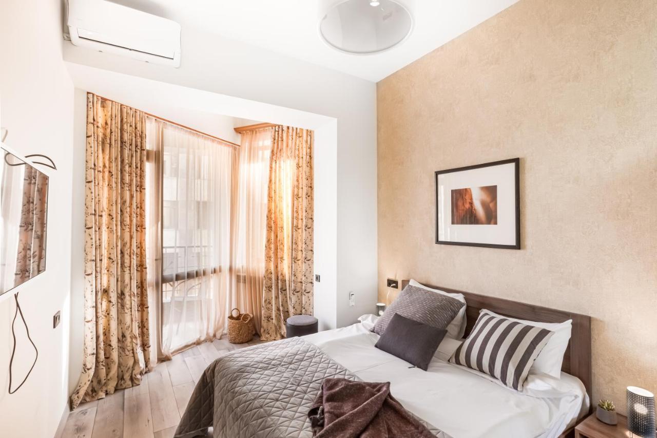 Hotelise I Gin Apartment Jerevan Exteriör bild