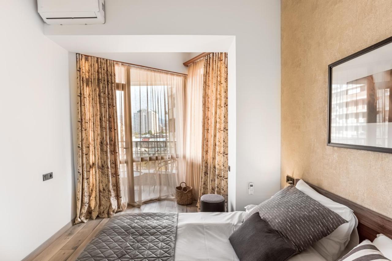 Hotelise I Gin Apartment Jerevan Exteriör bild